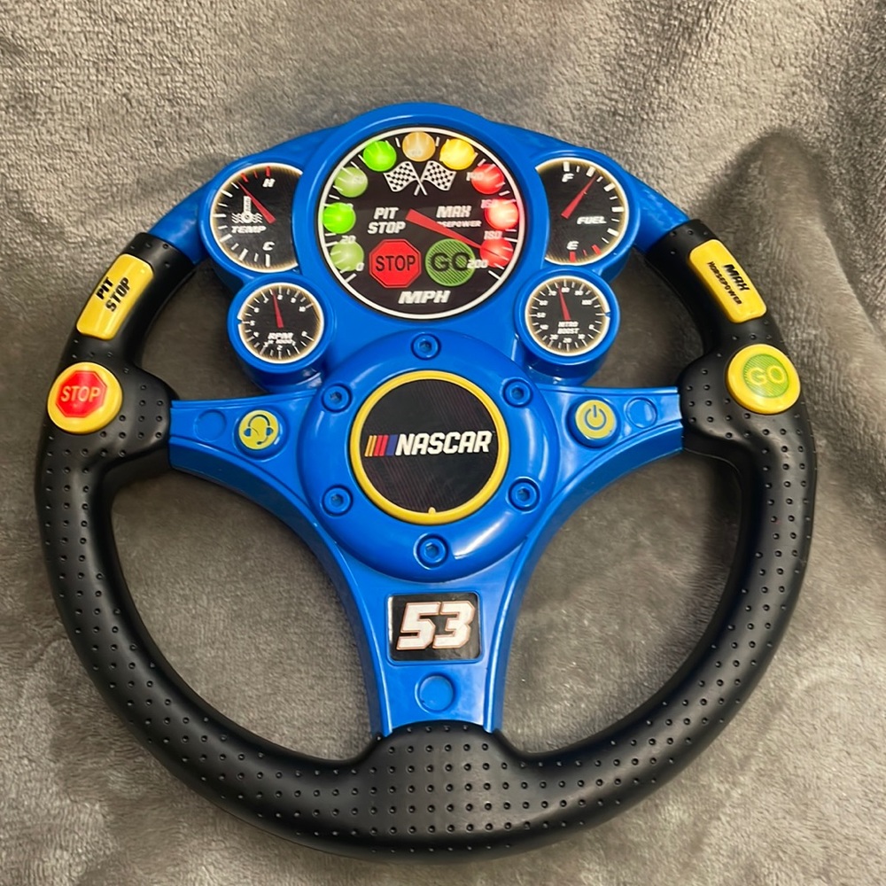 🏁NASCAR Racing Wheel Rev N Roll Steering Wheel Game Toy Shake & Steer. Tested. N